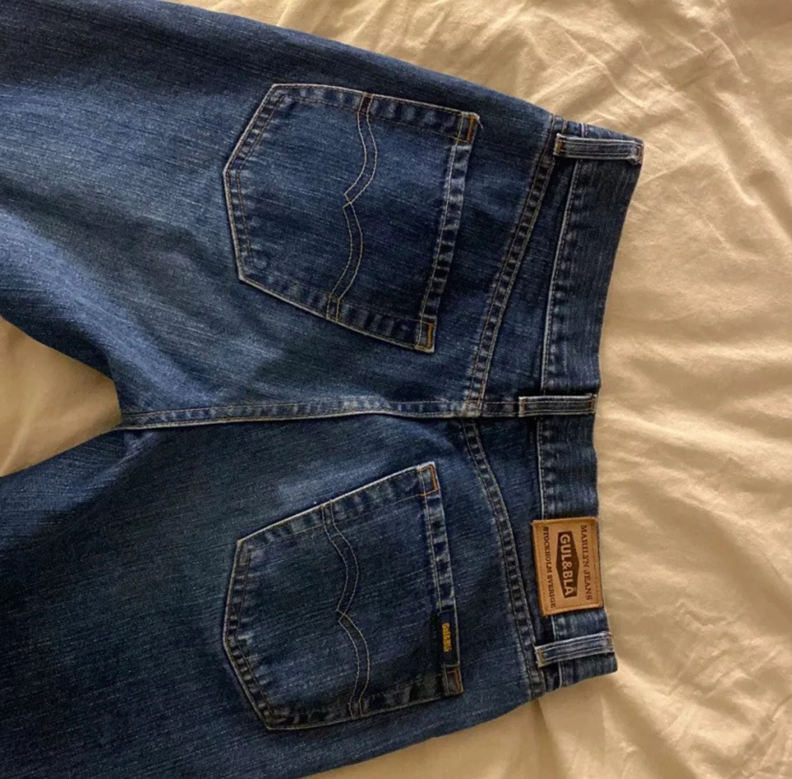 Blå bootcut jeans