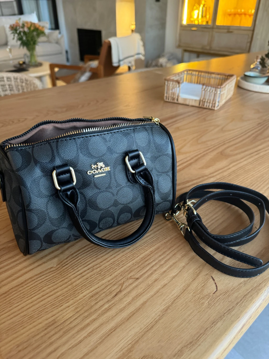 Svart handväska från Coach - 4