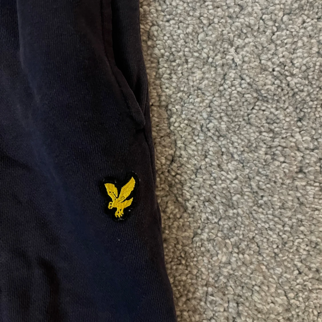 Mörkblå shorts från Lyle & Scott - 2