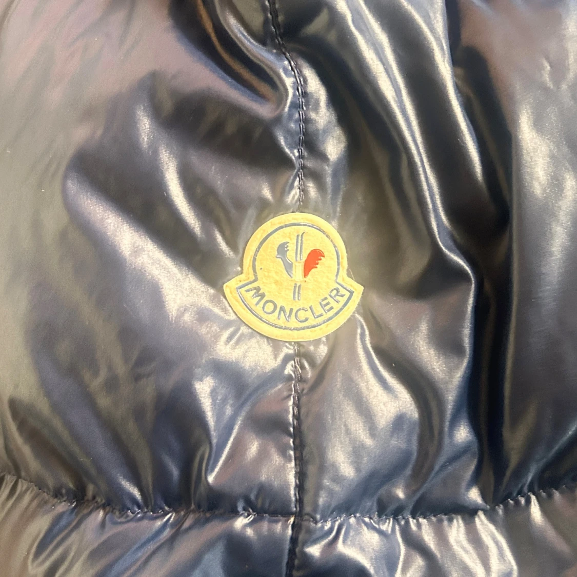 Mörkblå pufferjacka från Moncler - 2