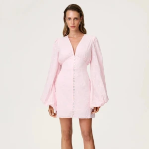 adoore klänning - Ljusrosa adoore klänning som endast är använd 1 gång!!Privat för egna bilder💖