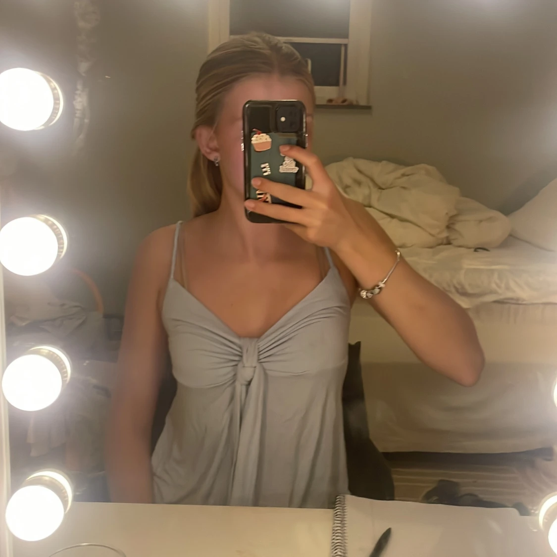 Ljusblå linnetopp från Gina Tricot