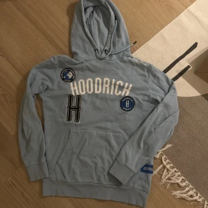 Hoodrich set - Ett jättefint blått hoodrich sett, knappt använt och i bra skick!
