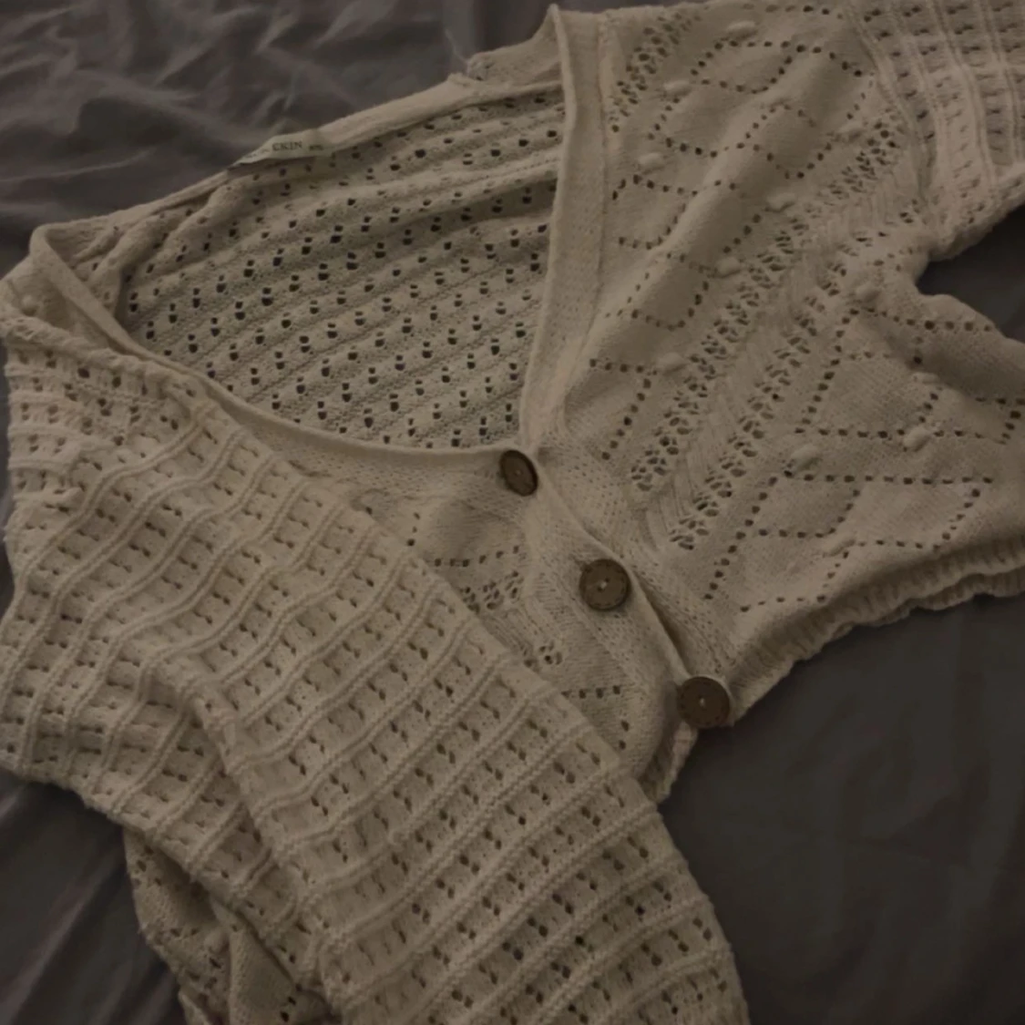 Beige stickad kofta