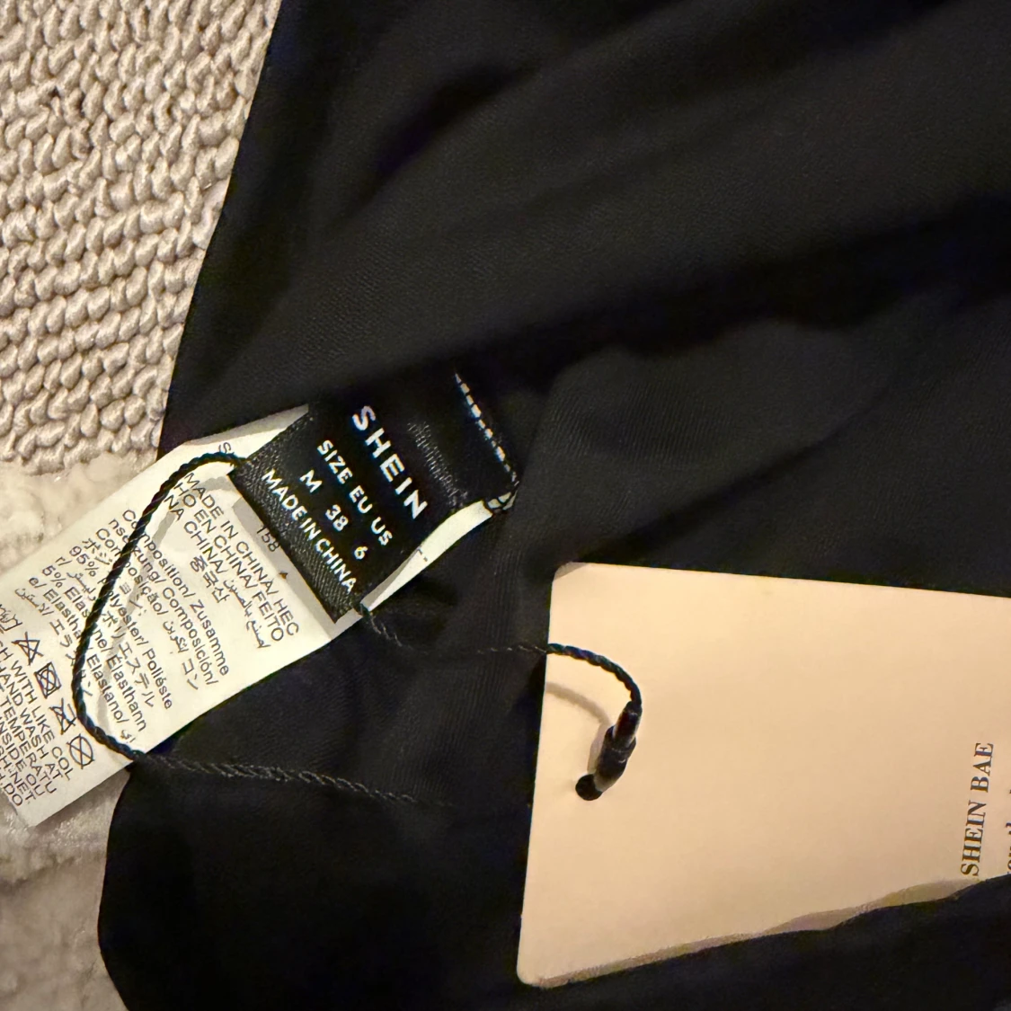 Svart glittrig tubklänning från SHEIN - 3