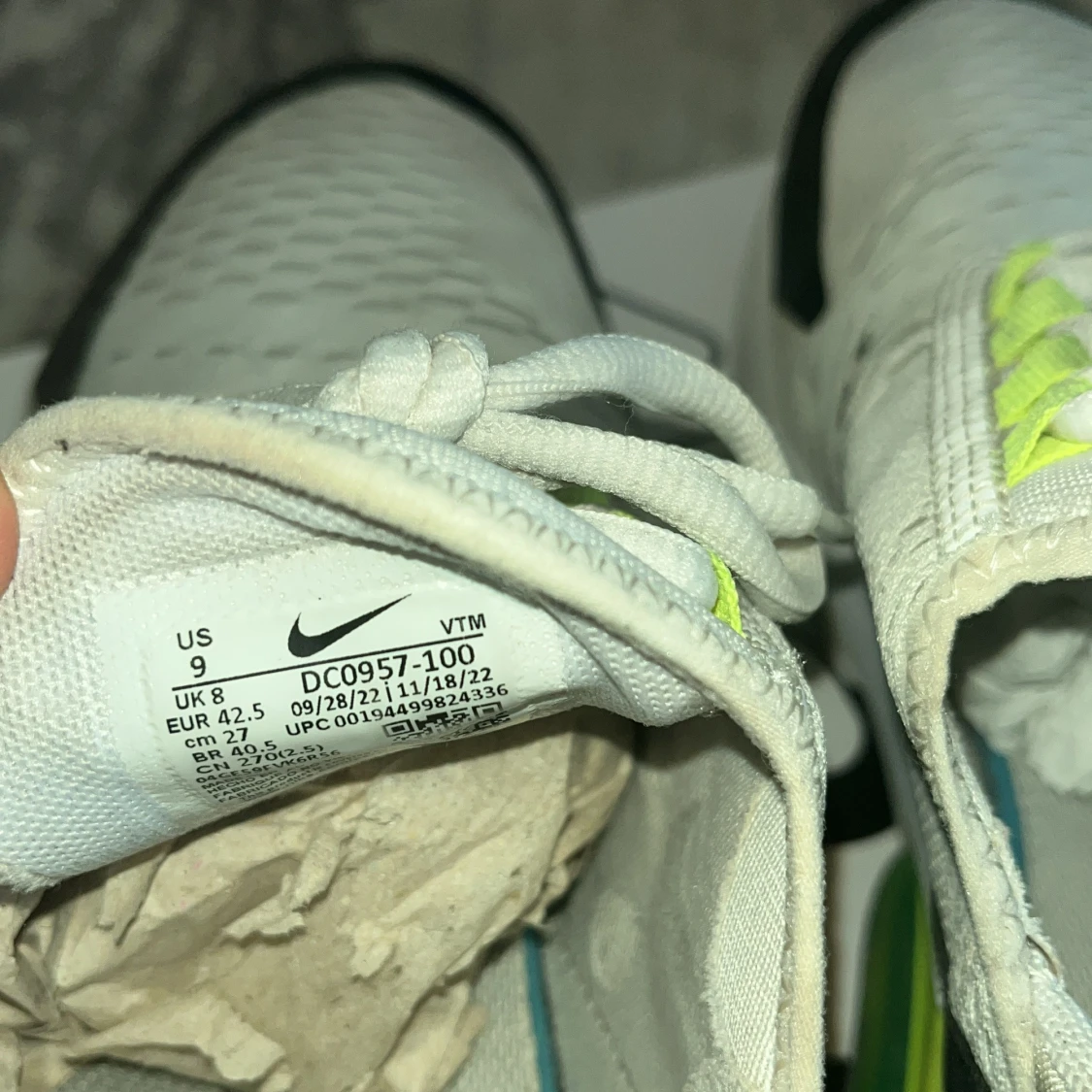 Nike Air Max 270 vita och neongula - 4