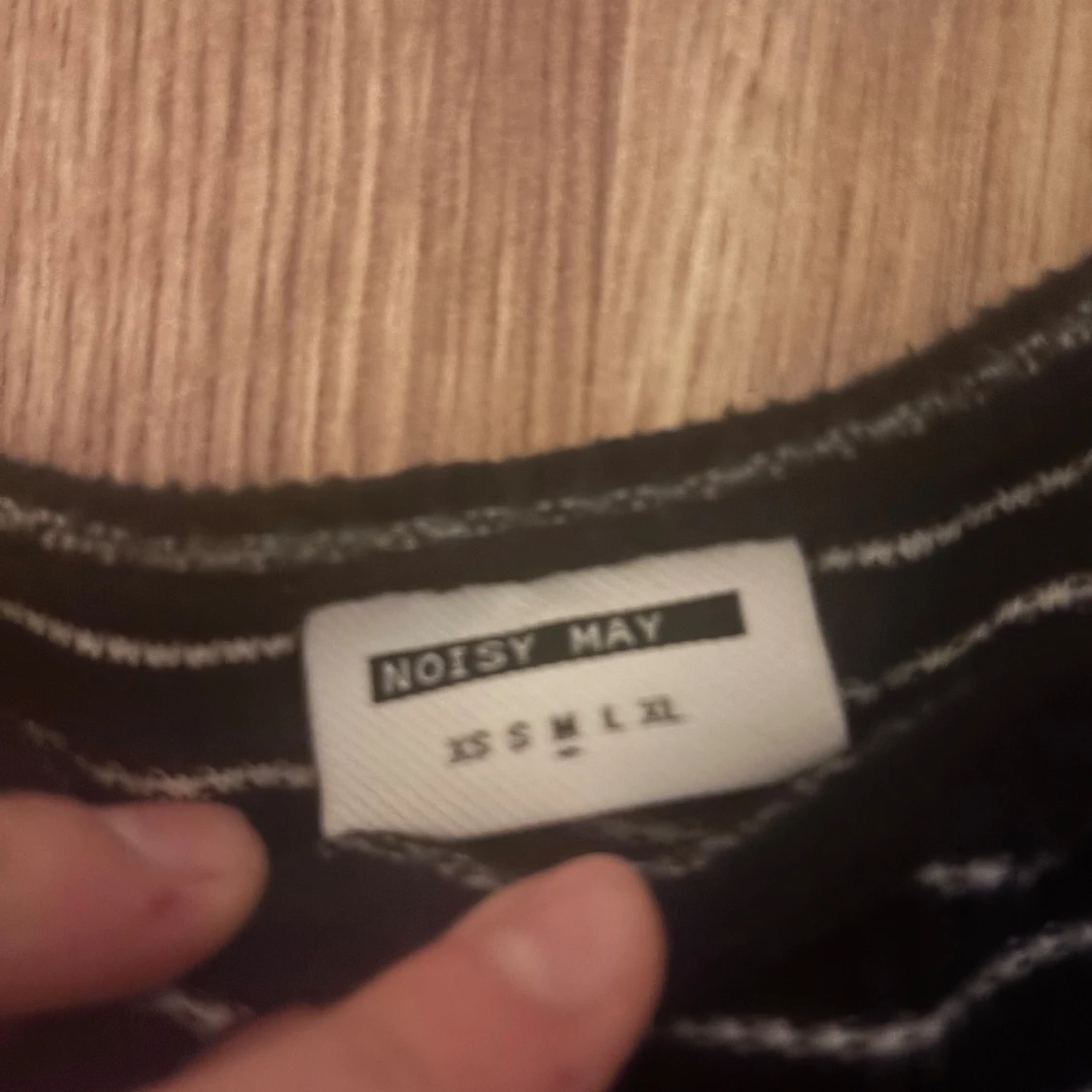 Randig offshoulder topp Noisy May - 1