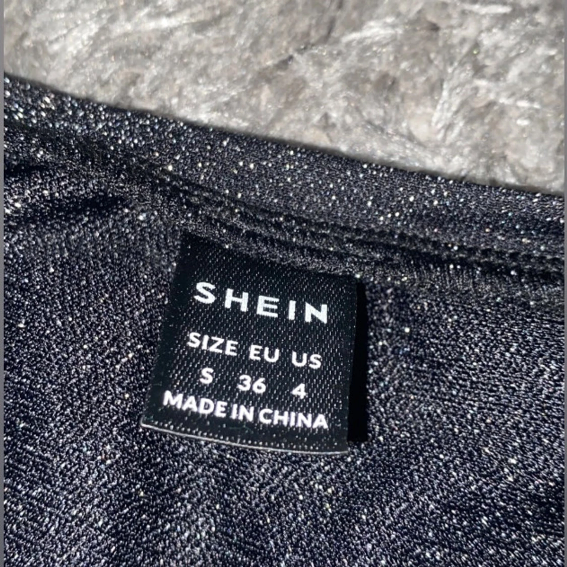 Glittrig svart långklänning från SHEIN - 2