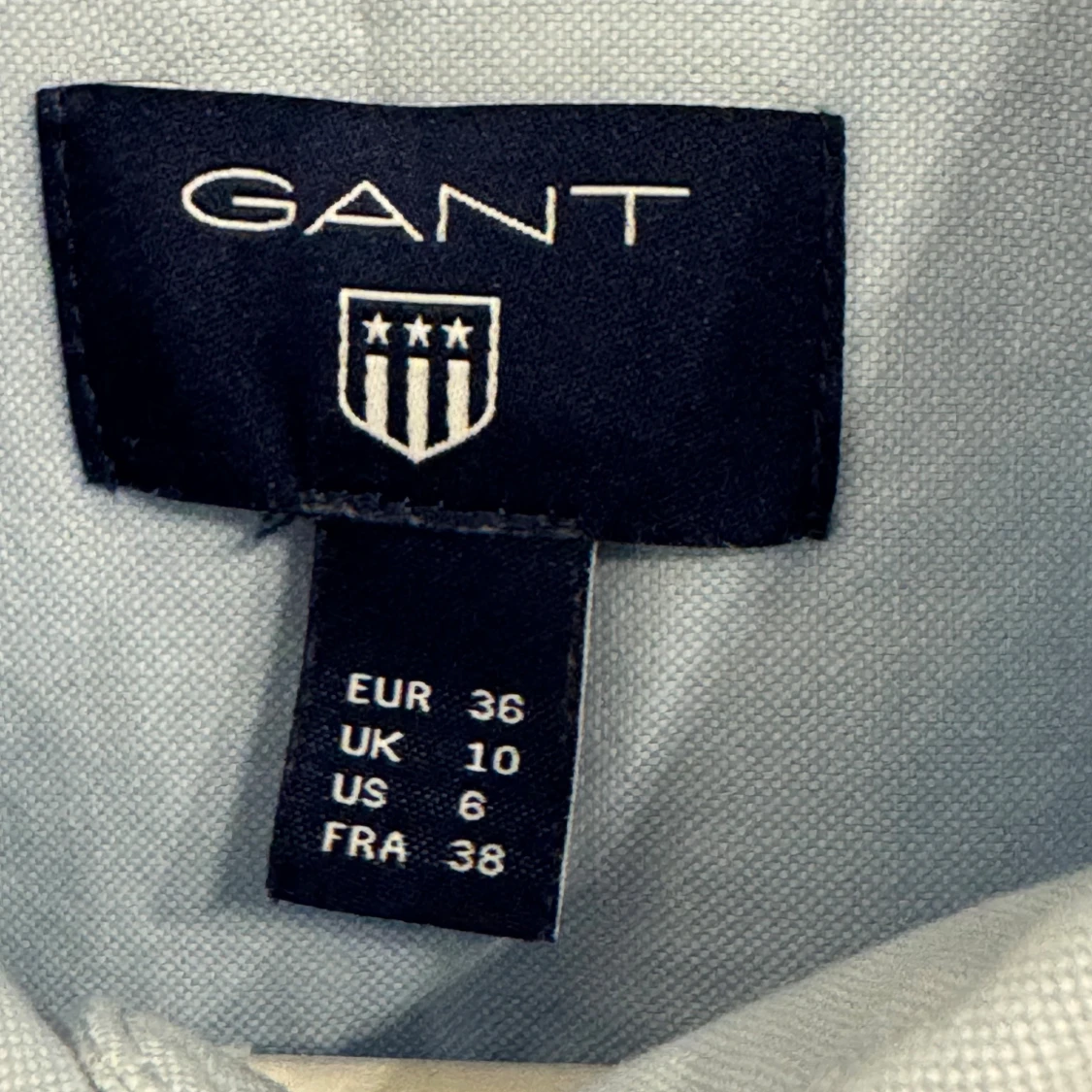 Ljusblå skjorta från Gant, strl 36 - 3