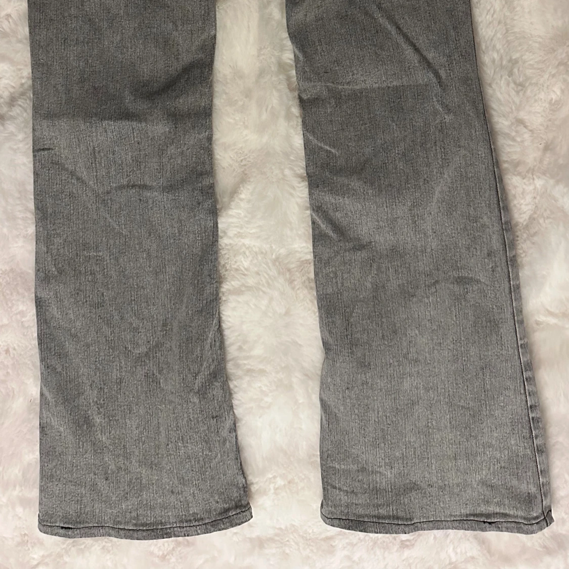 Grå bootcut jeans från Nelly - 2