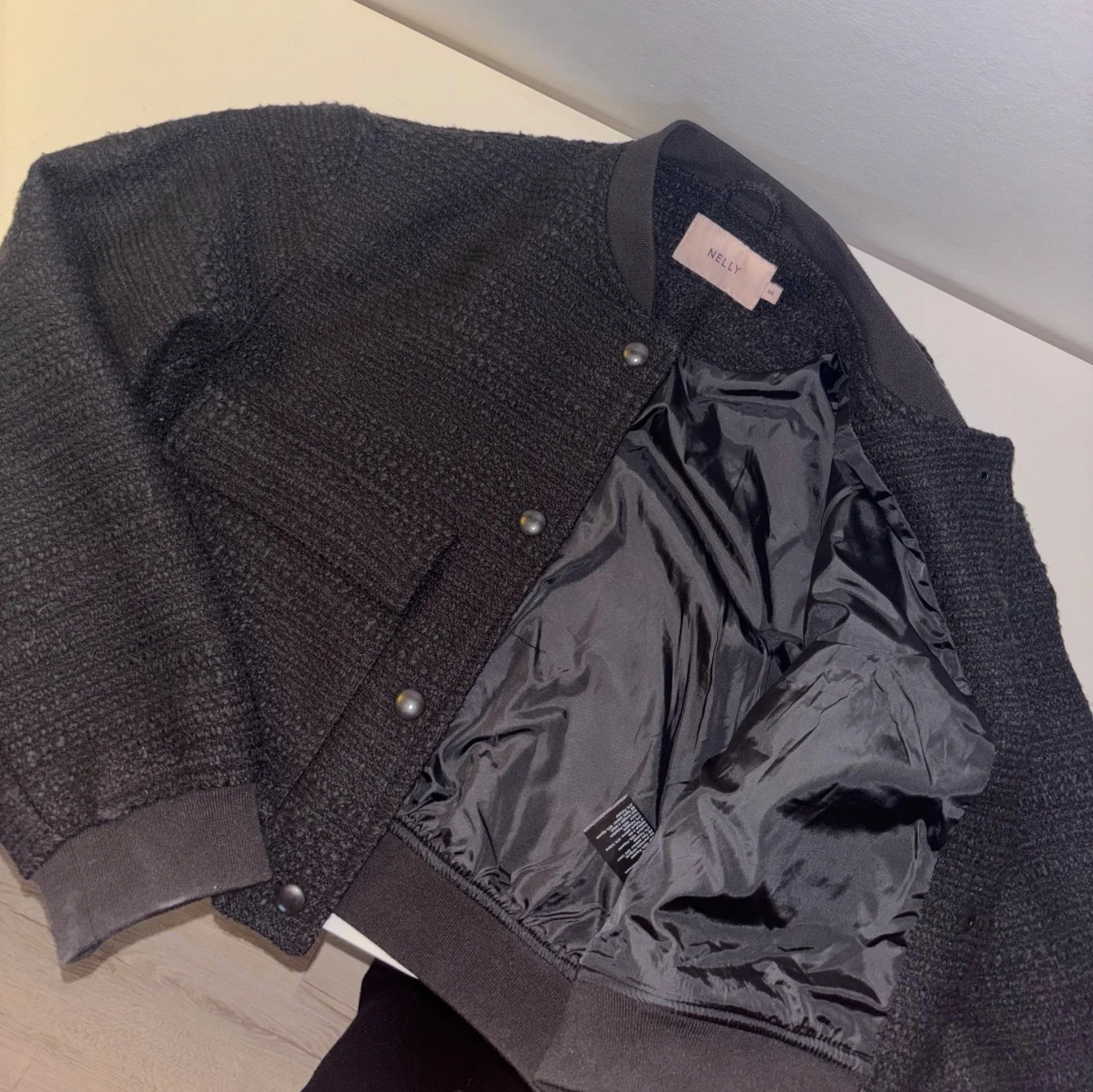 Svart bomberjacka från Nelly XS - 4