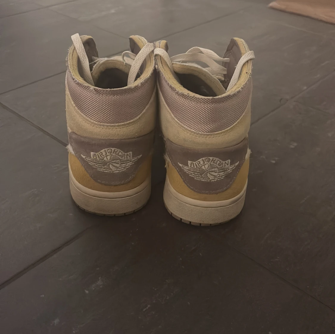 Air Jordan 1 mid  - 3