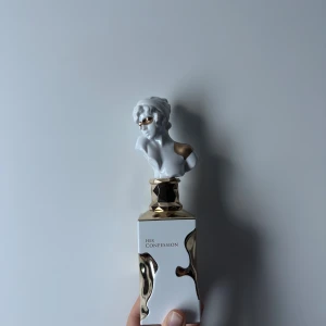 Lattafa parfym - Her confession 100 ml. Använd ca 5-6 gånger. 