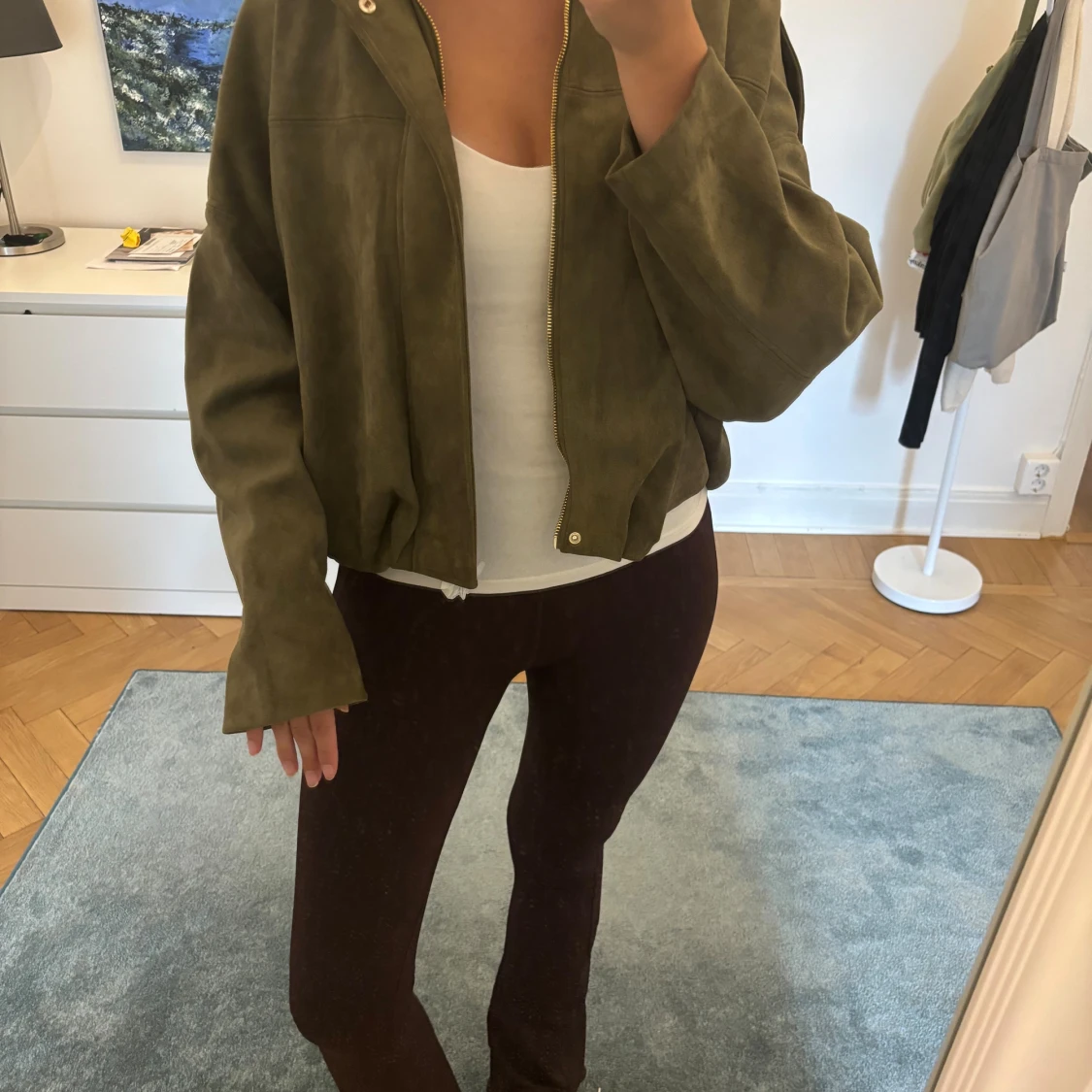 Olivgrön mocka bomberjacka från Zara - 2