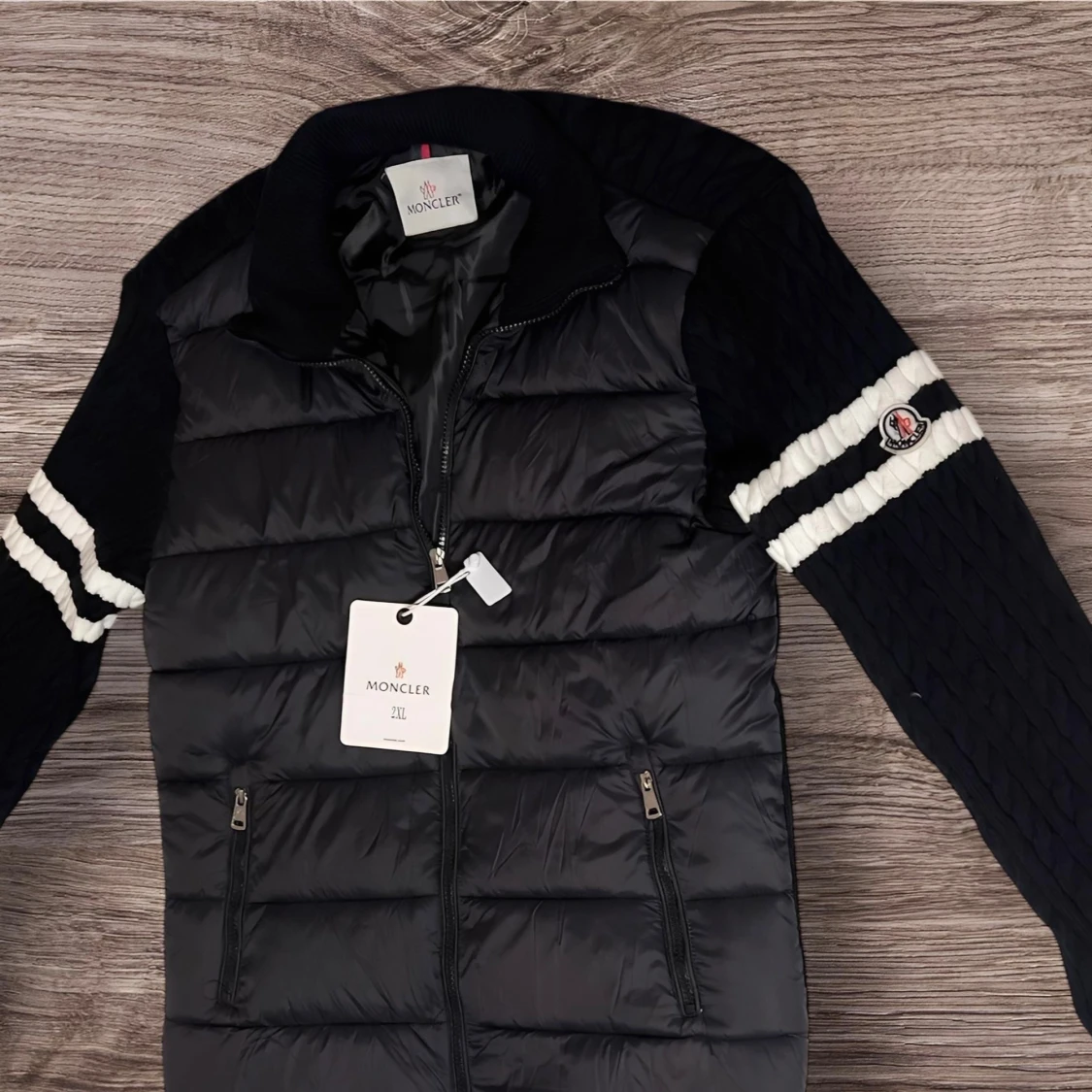 Svart Moncler pufferjacka med stickade ärmar - 1