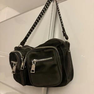 Noella väska  - Väska från Noella, tillkommer långt band❤️❣️