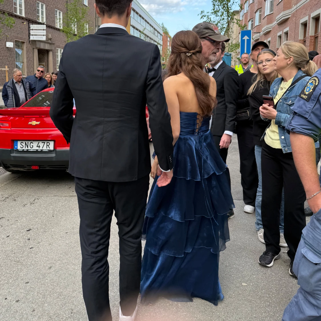 Balklänning med volanger - 1