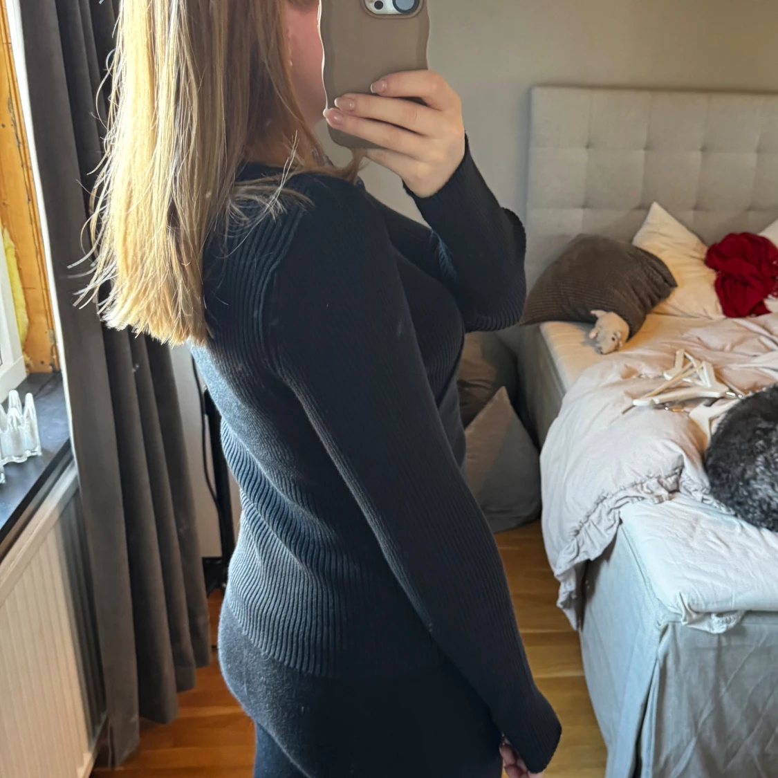 Svart omlottstickad tröja - 3