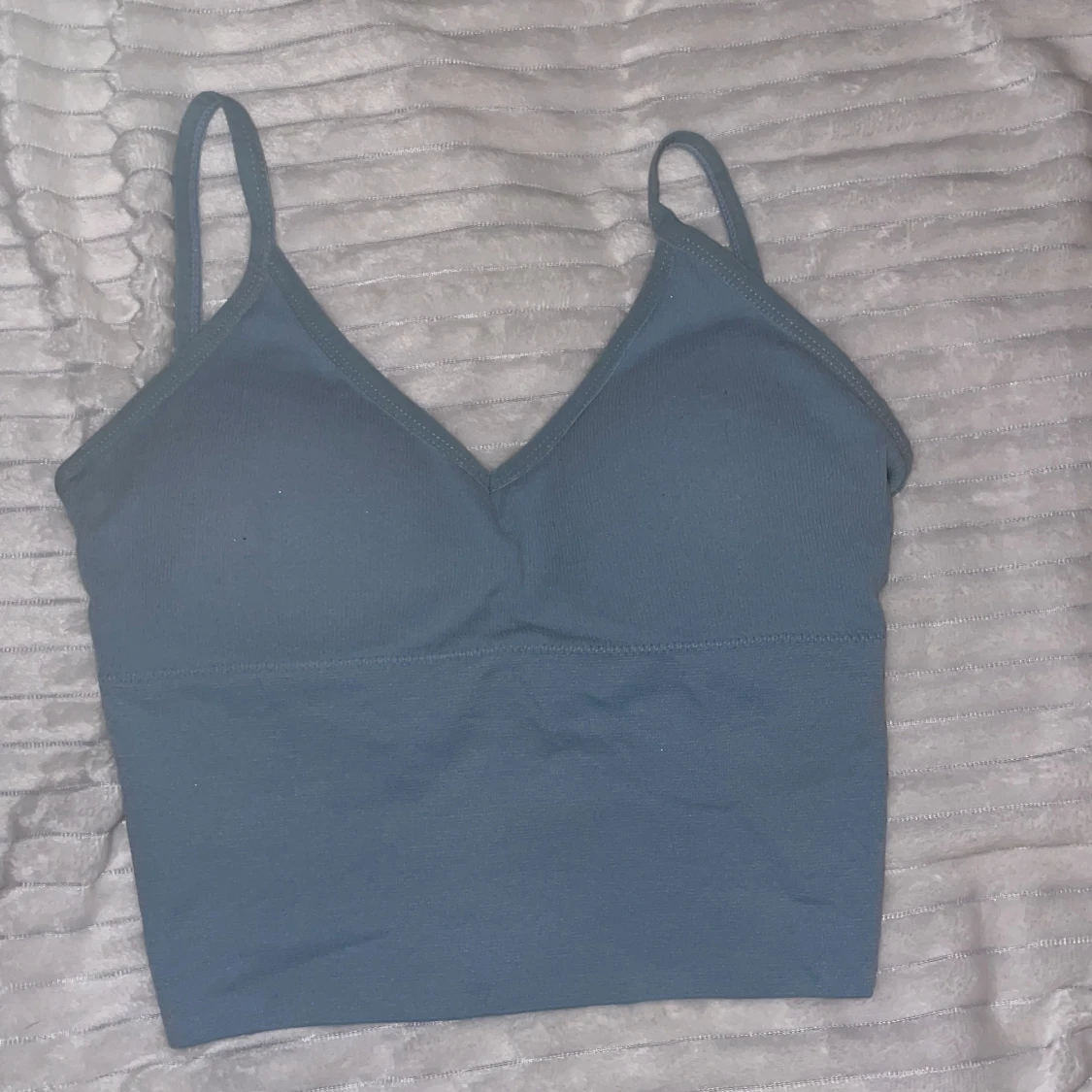 Två tränings-toppar med smala band - 2