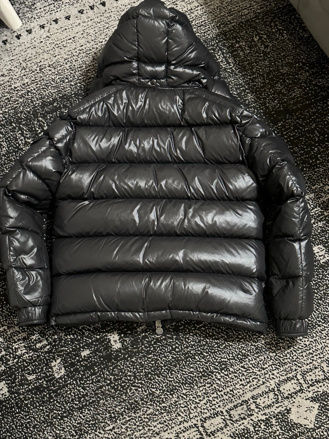 Svart Moncler pufferjacka med huva - 1