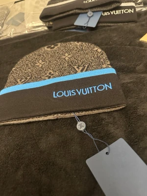 VL mössa blå  - Fin mössa 