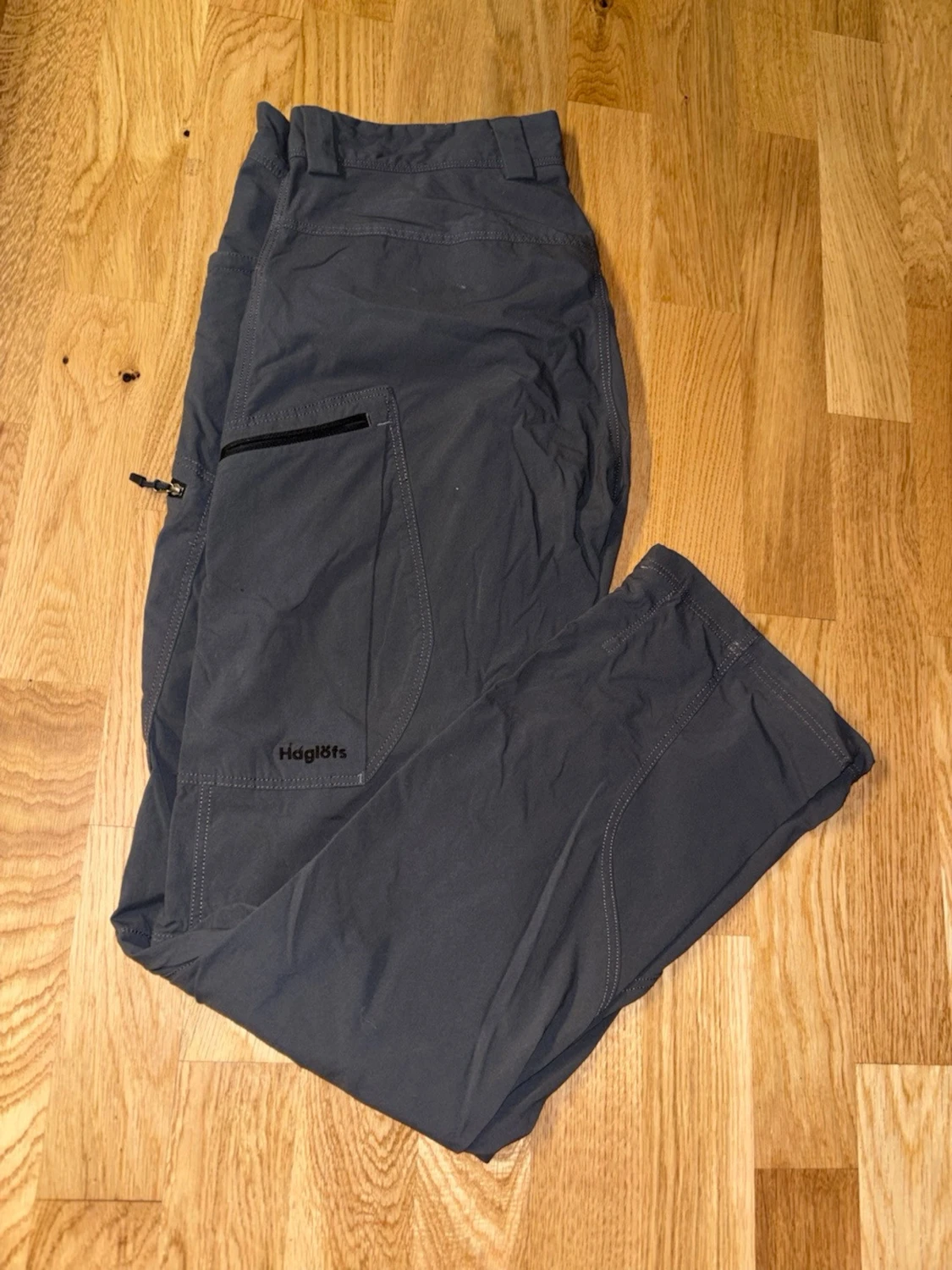 Grå cargopants från Haglöfs - 2