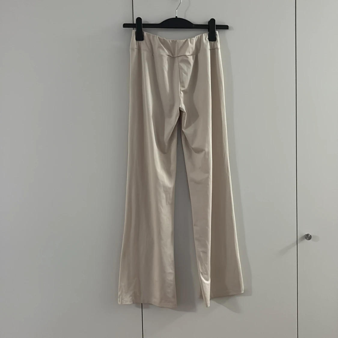 Beiga wide byxor med snörning - 2