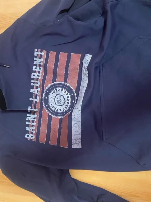 YSL storlek M - YSL Hoodie i fint skicka storlek M