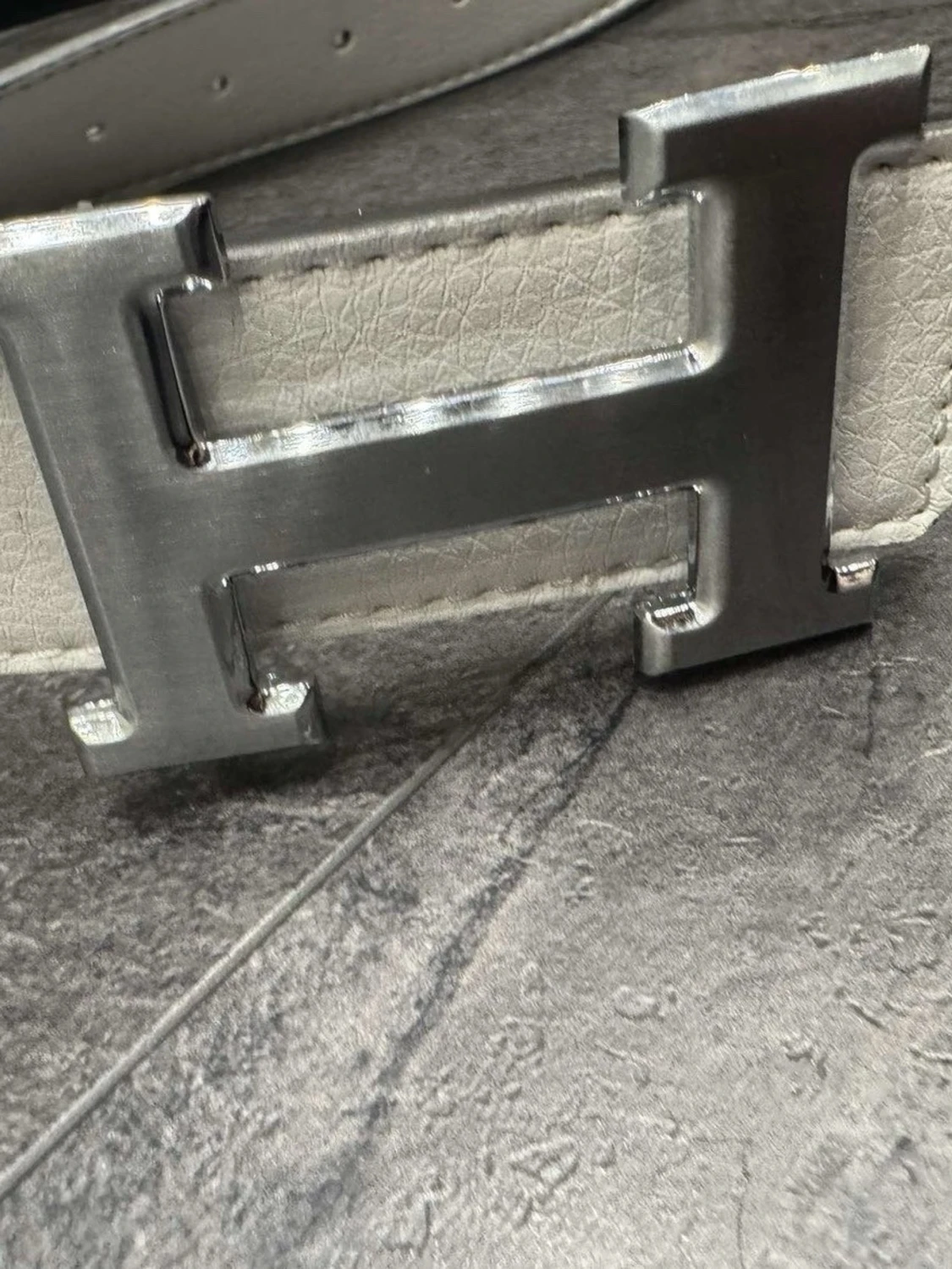 Vitt hermees bälte med silver logga - 1