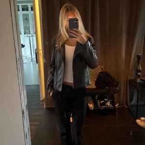 Snygg skinnjacka  - Säljer denna snygga skinnjacka i fint skick❣️