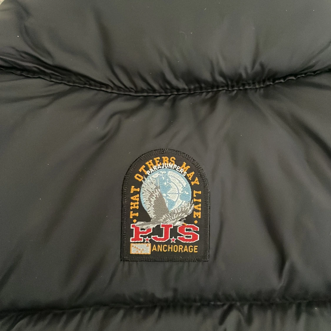 Svart dunväst från Parajumpers M - 2