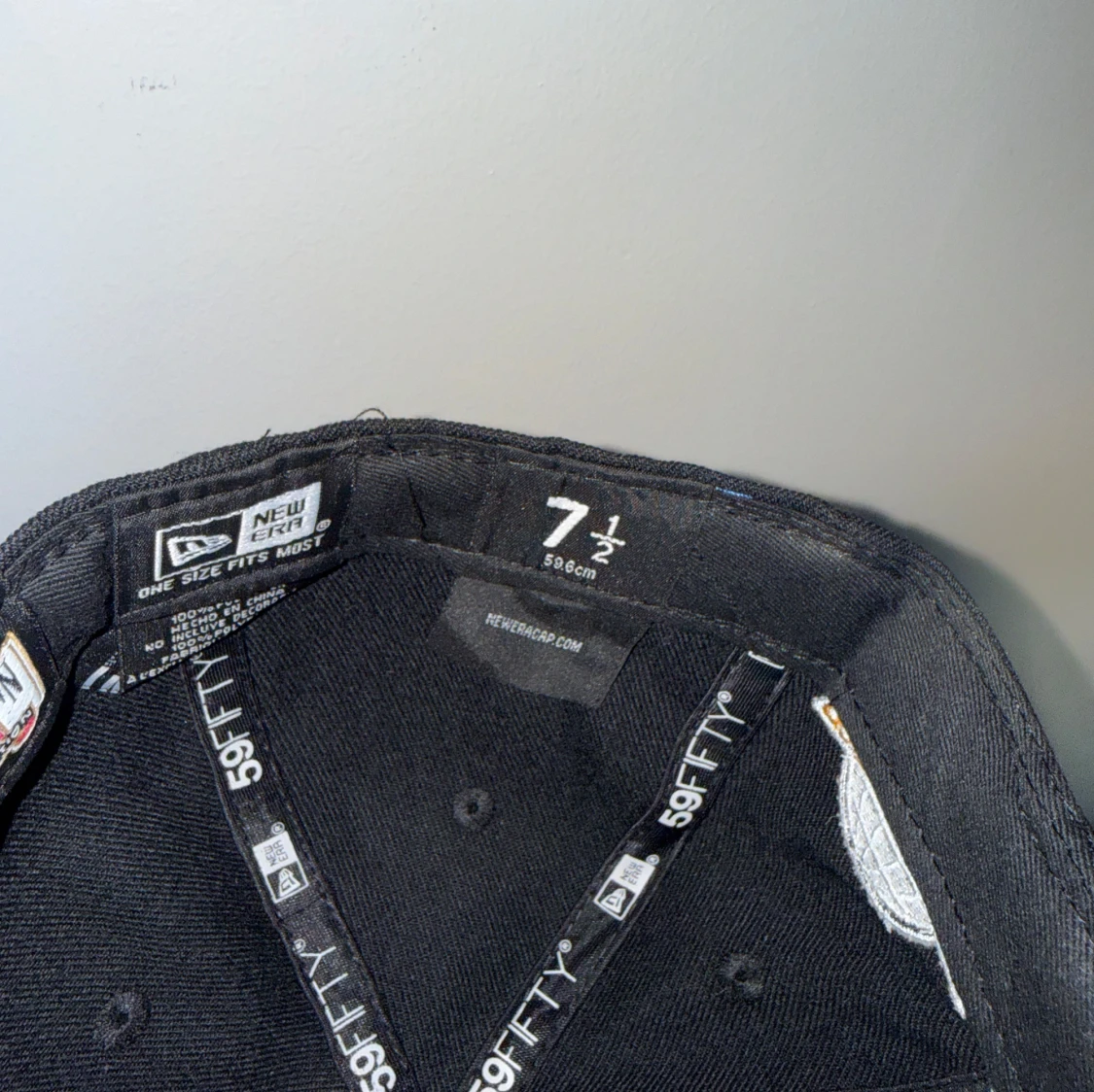 Svart New Era 59FIFTY keps 7 1/2 - 3