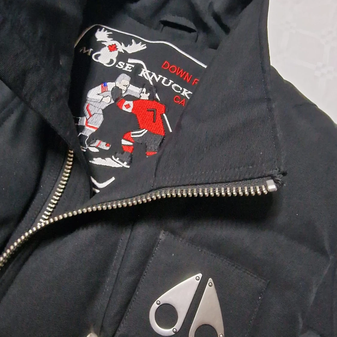Svart dunväst från Moose Knuckles - 2