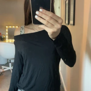 Intimissimi - En långärmad intismisimi tröja som är super skön, nästan oanvänd! 