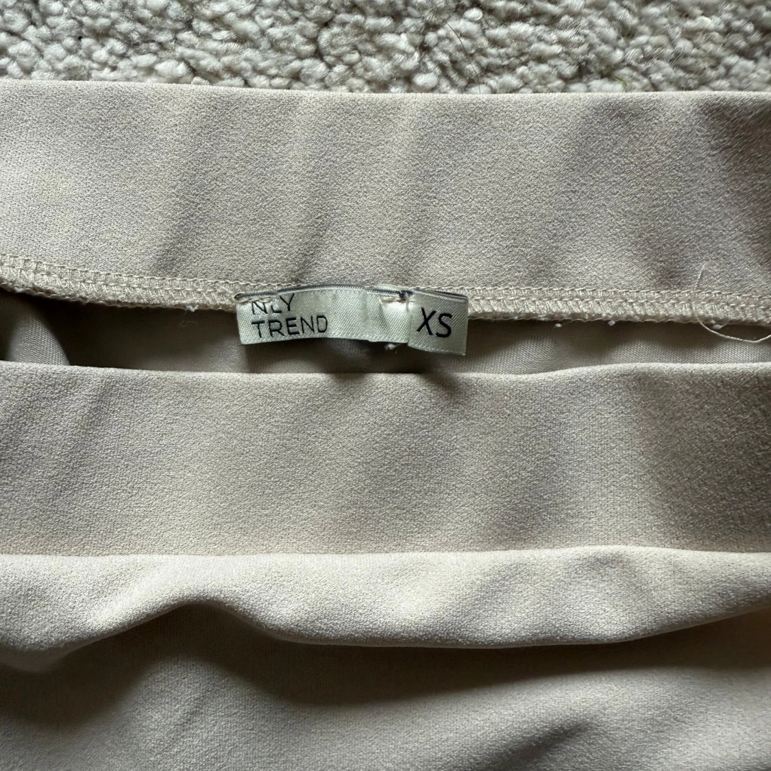 Beige kortkjol från NY Trend XS - 3