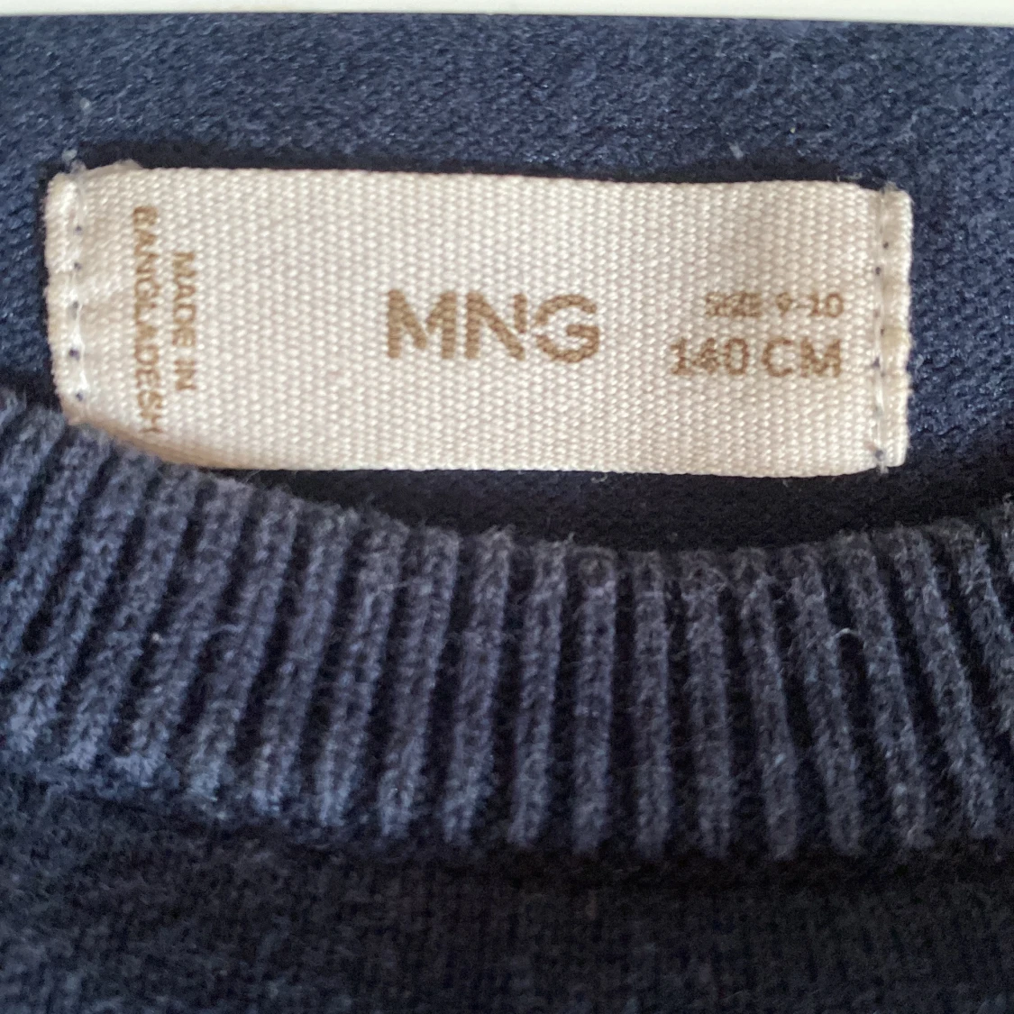 Randig blåvit tröja från MNG - 1