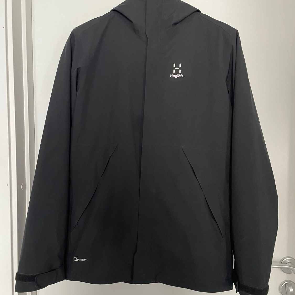 Svart vindjacka från Haglöfs