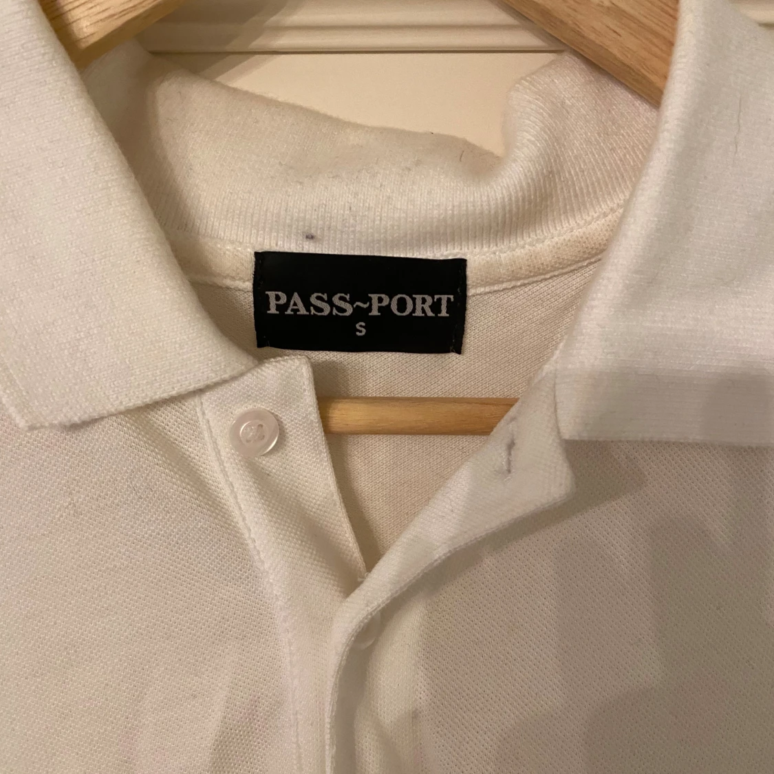 Vit pikétröja från Pass~Port - 1