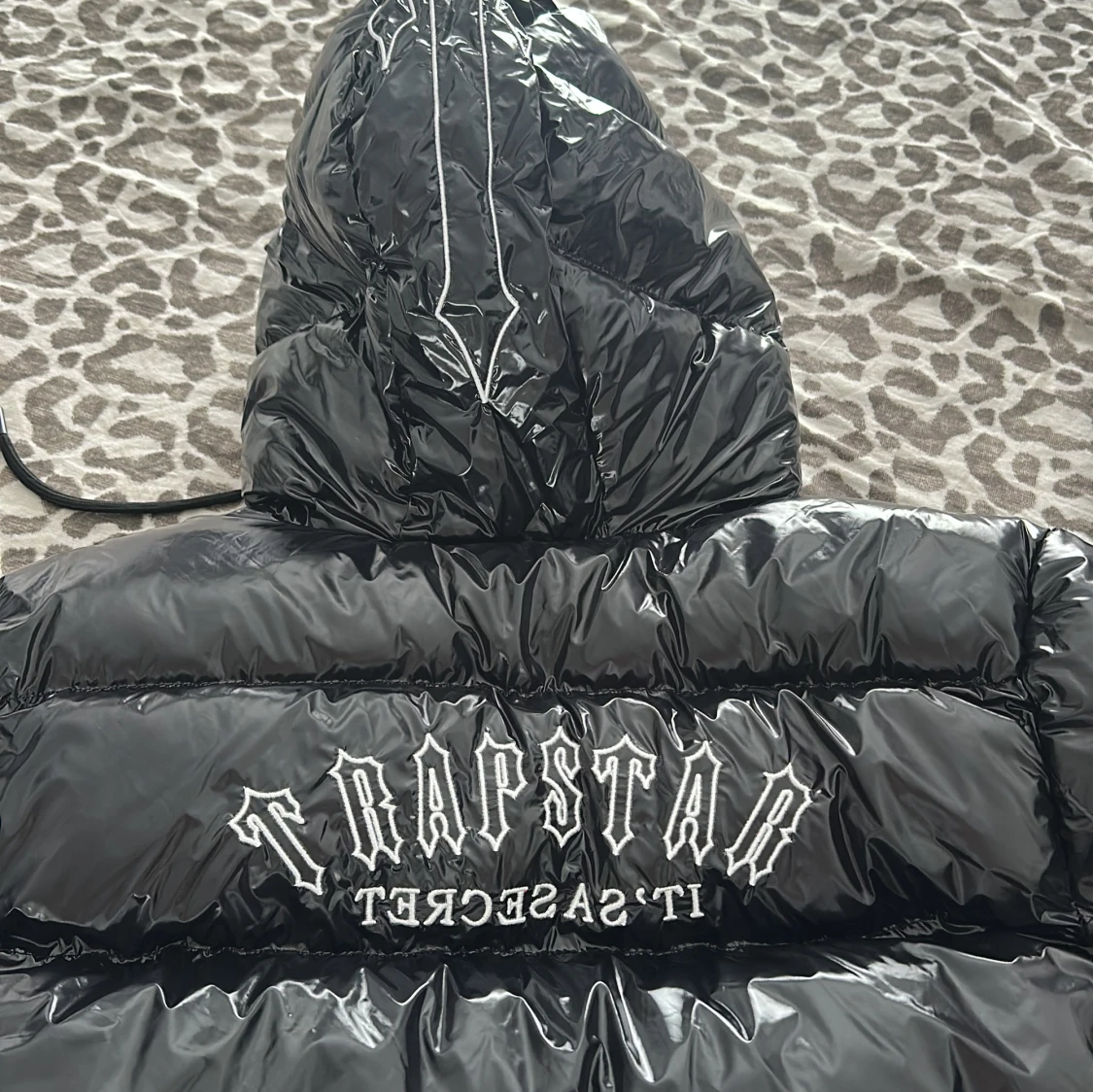 Svart pufferjacka från Trapstar - 4
