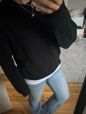 Stickad tröja - Stickad tröja. Storlek L sitter som M