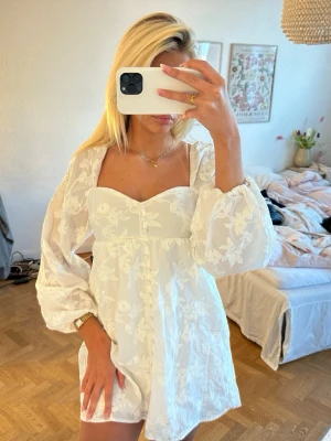 studentklänning  - supersöt, helt ny med alla lappar kvar 💓 slutsåld på hemsidan 