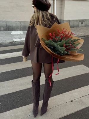 Brun jacka - Säljer denna sjukt snygga kappan från na-kd💗den är endast använd 1 gång och ser därför helt oanvänd ut!! Köpt för 999kr men kan diskutera pris💗