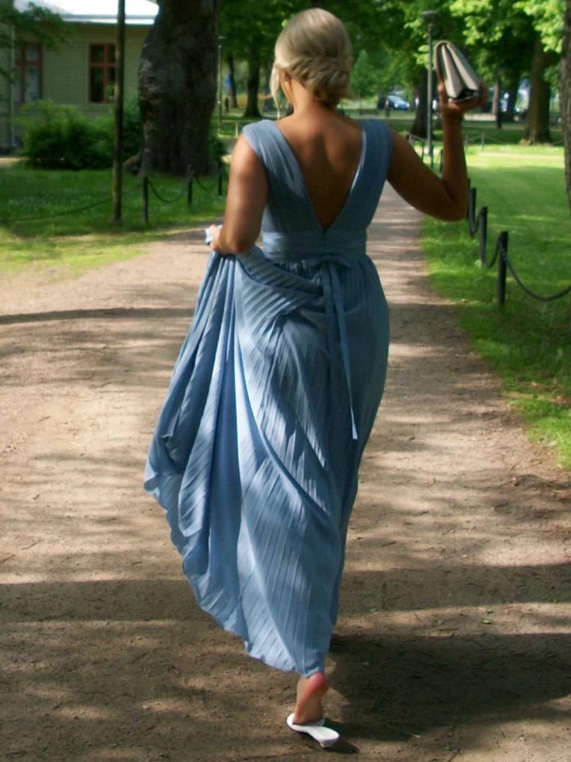 Ljusblå plisserad långklänning - 1