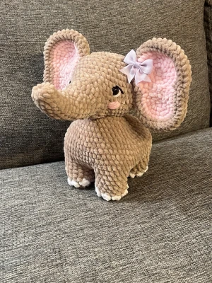 Virkad elefant  - Handgjord virkad söt elefant 