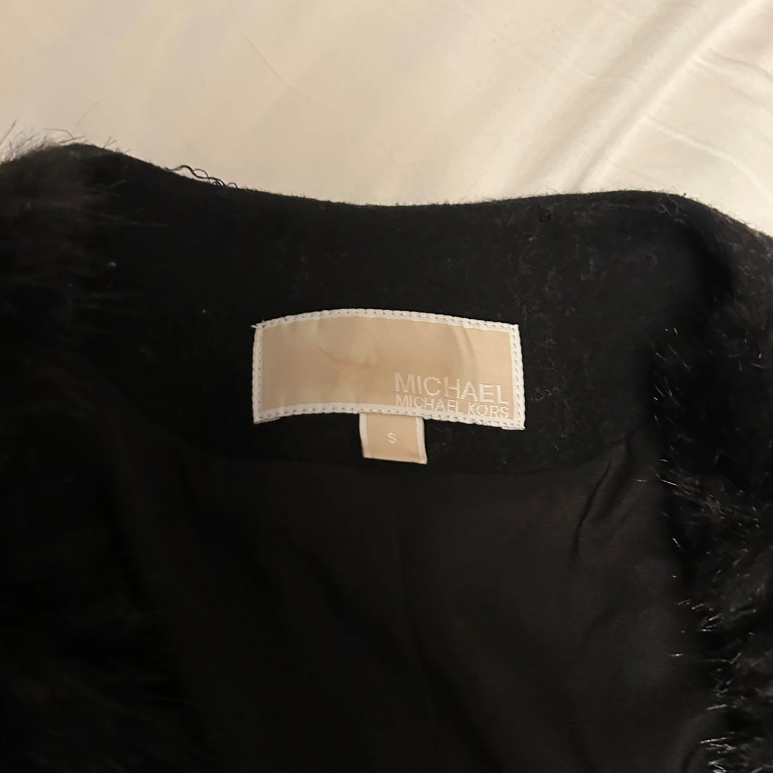 Svart pälsväst från Michael Kors - 2