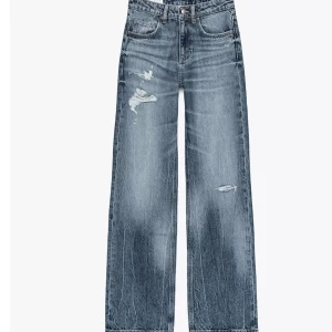 Zara jeans  - Jeans från Zara Wide leg med revor och medelhög midja.