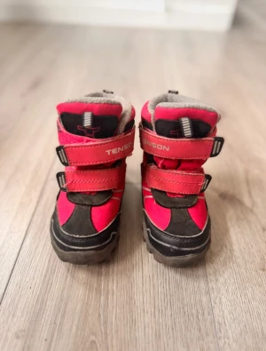 Barn vinterstövlar Tenson - I jättebra skick storlek 22