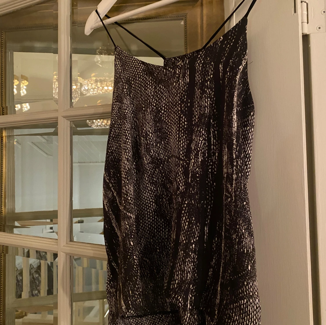 Svart mönstrad topp