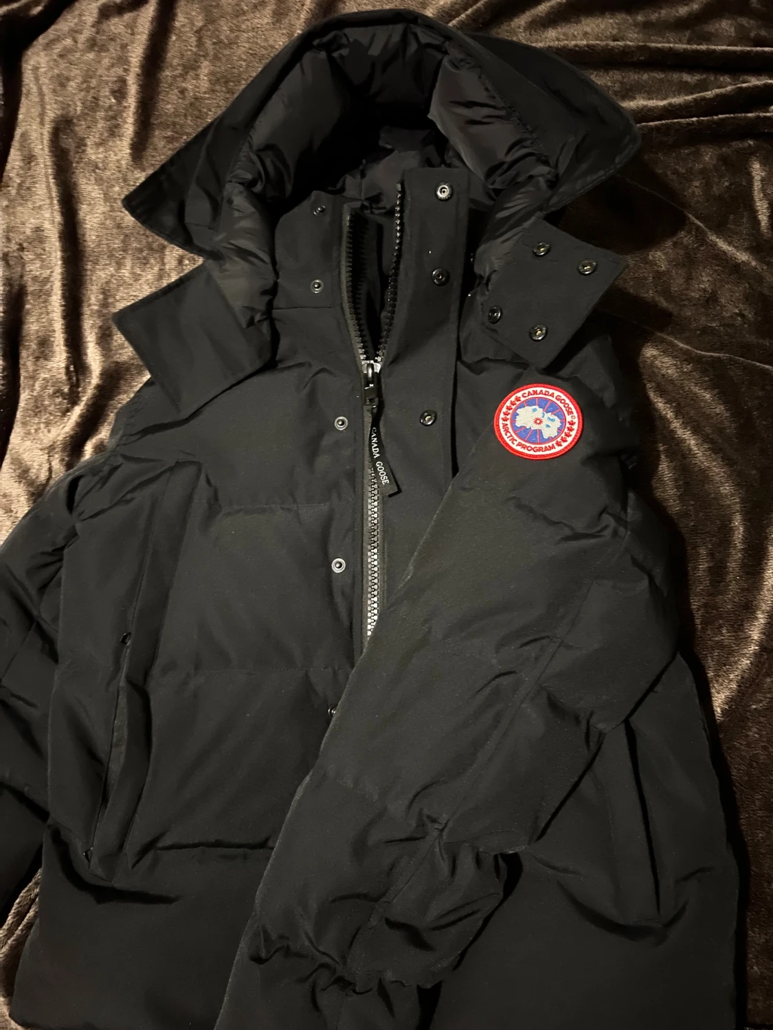 Svart dunjacka från Canada Goose