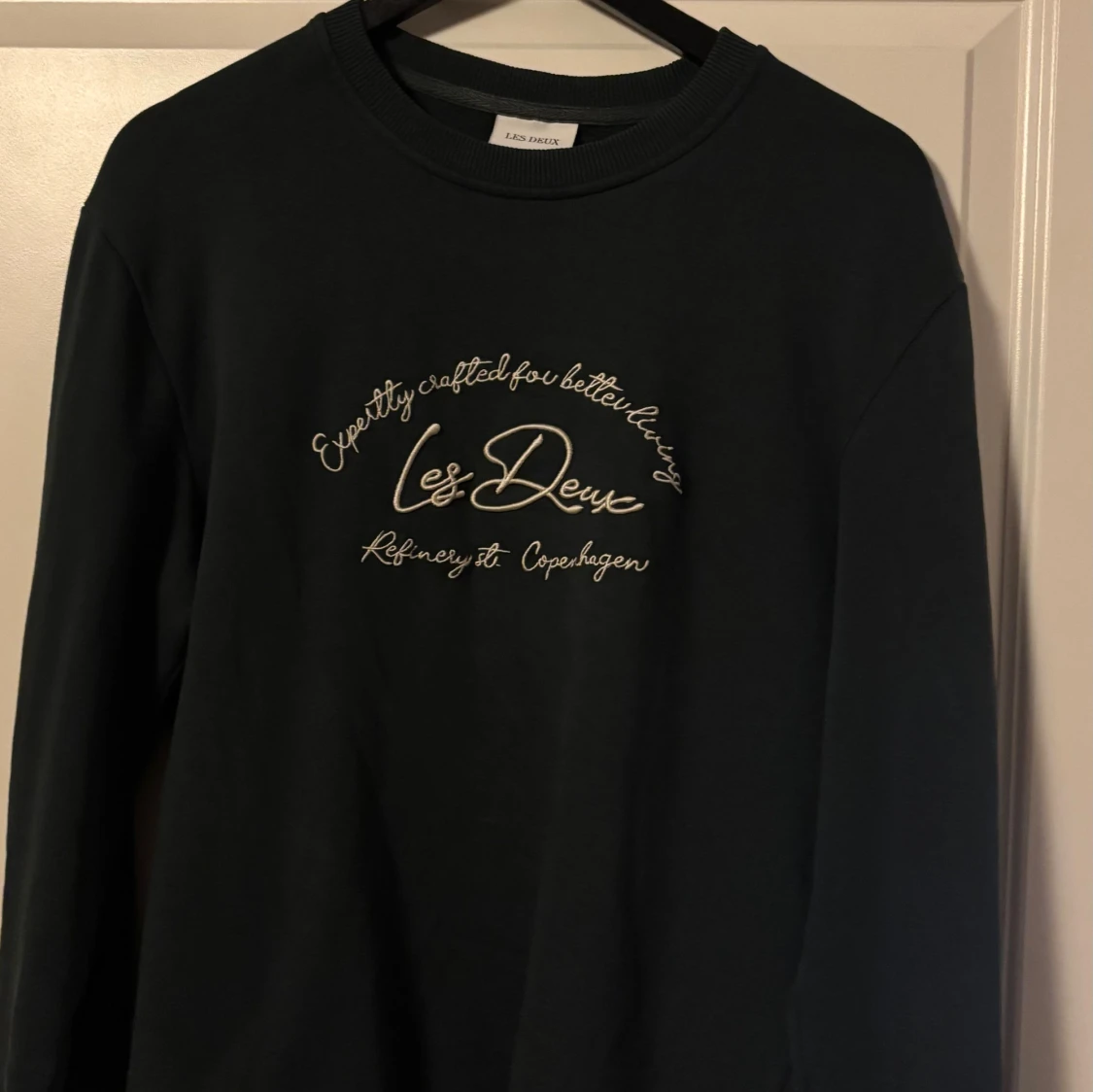 Mörkgrön sweatshirt från Les Deux